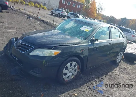 2010 Toyota Camry Le z USA, uszkodzony, nr VIN 4T4BF3EK1AR003777